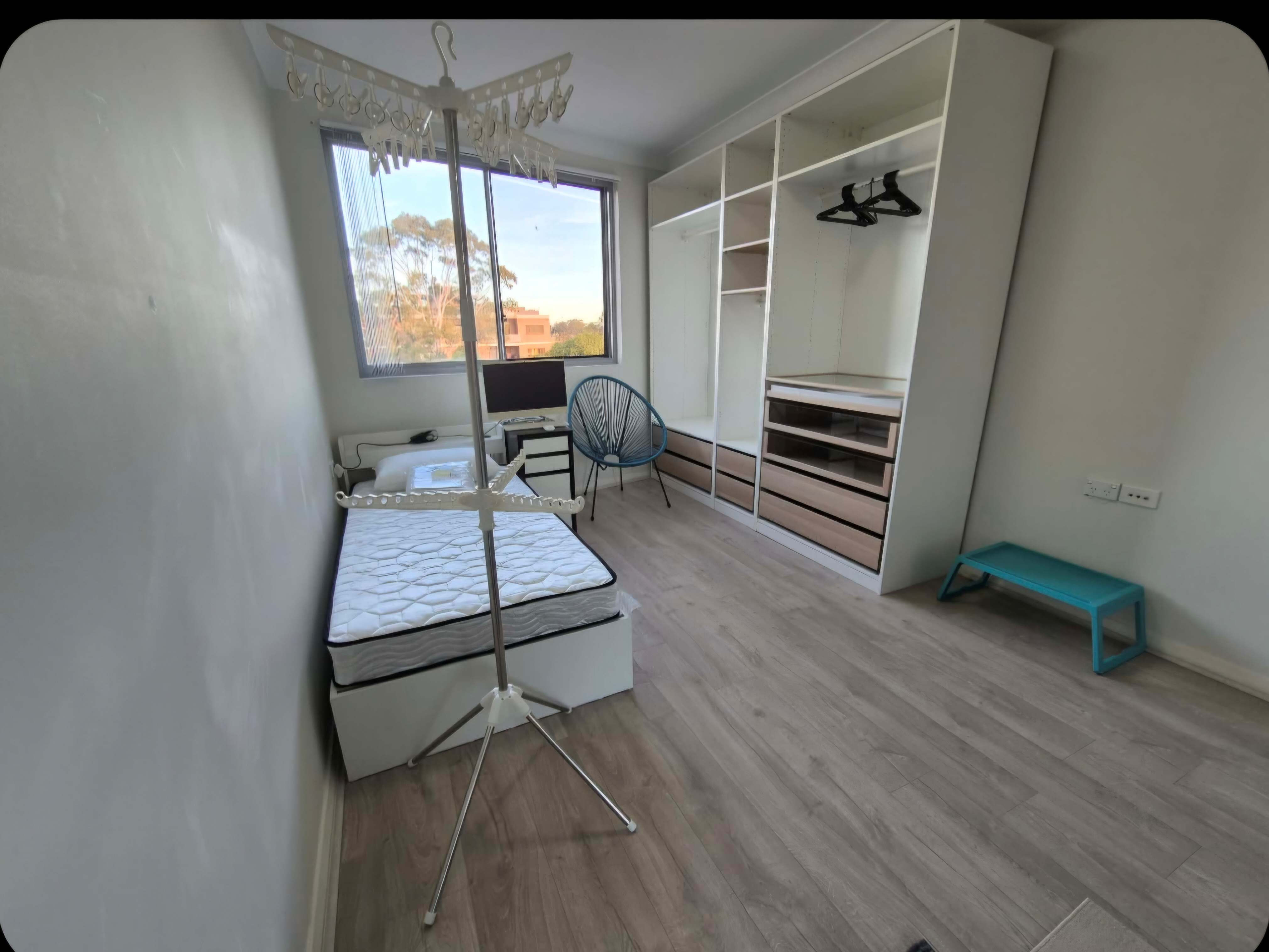 bedroom-b.jpg